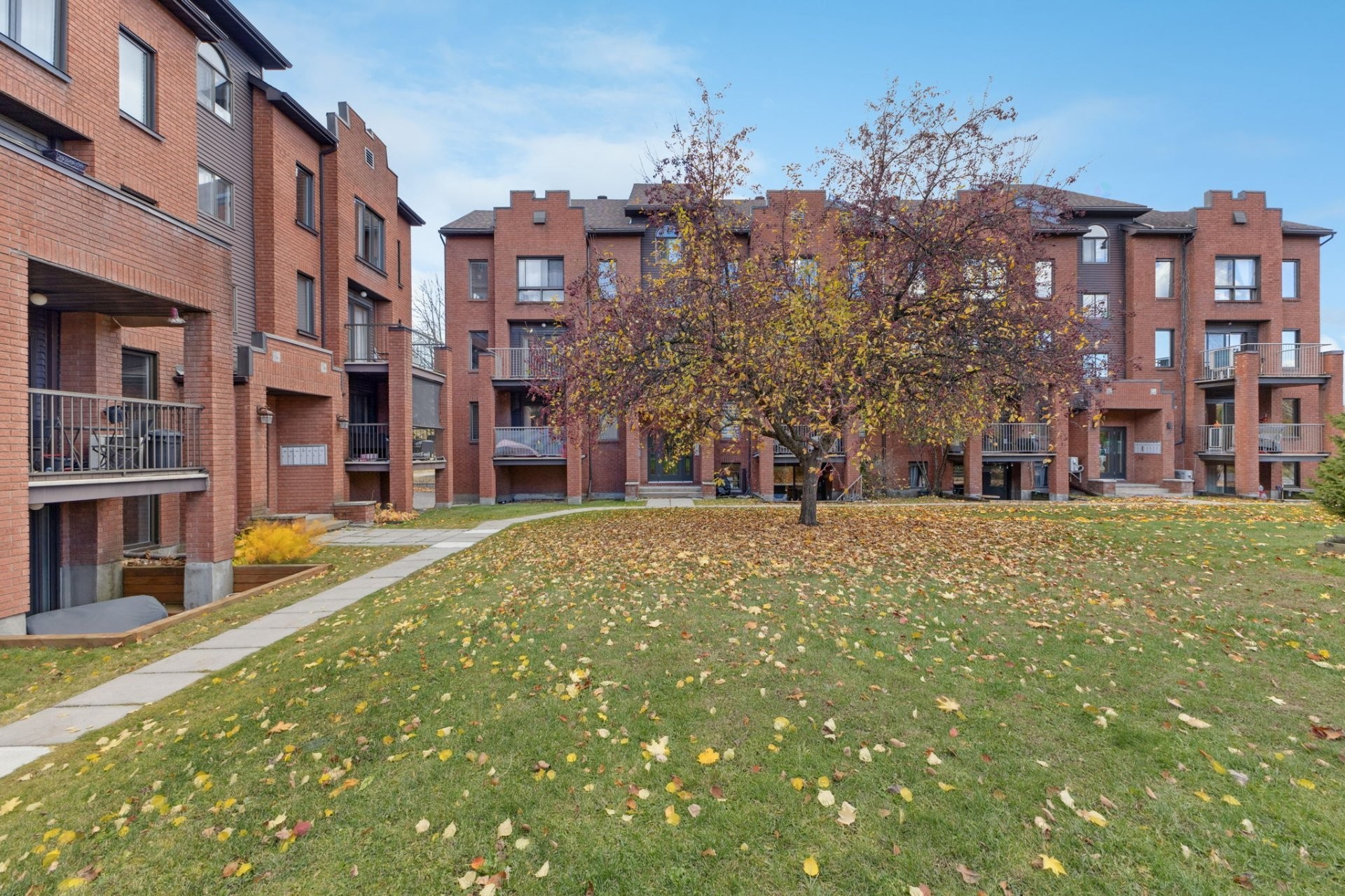









152


Rue de Morency

, 302,
Gatineau (Gatineau),




QC
J8X2R3

