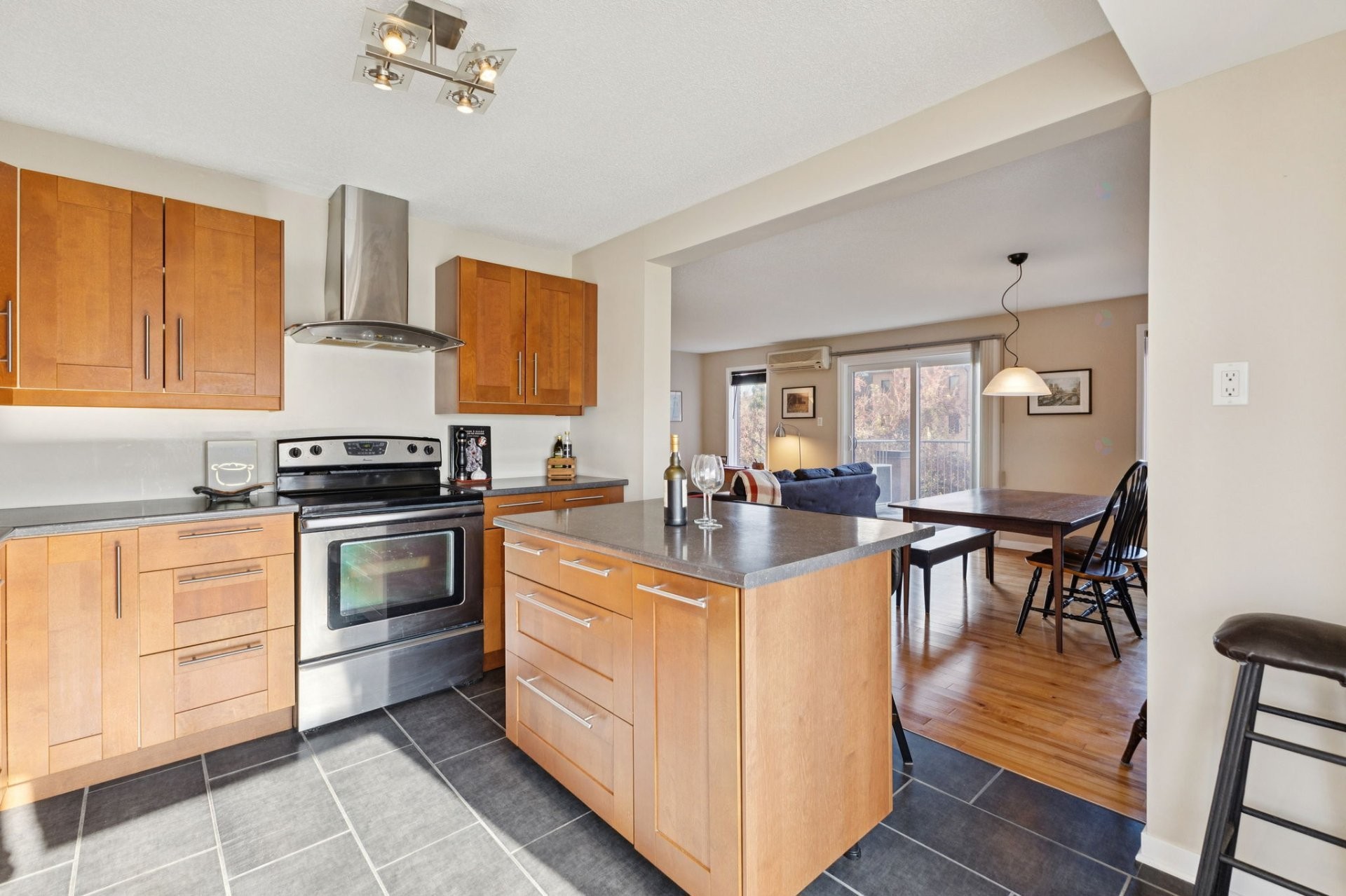 









152


Rue de Morency

, 302,
Gatineau (Gatineau),




QC
J8X2R3

