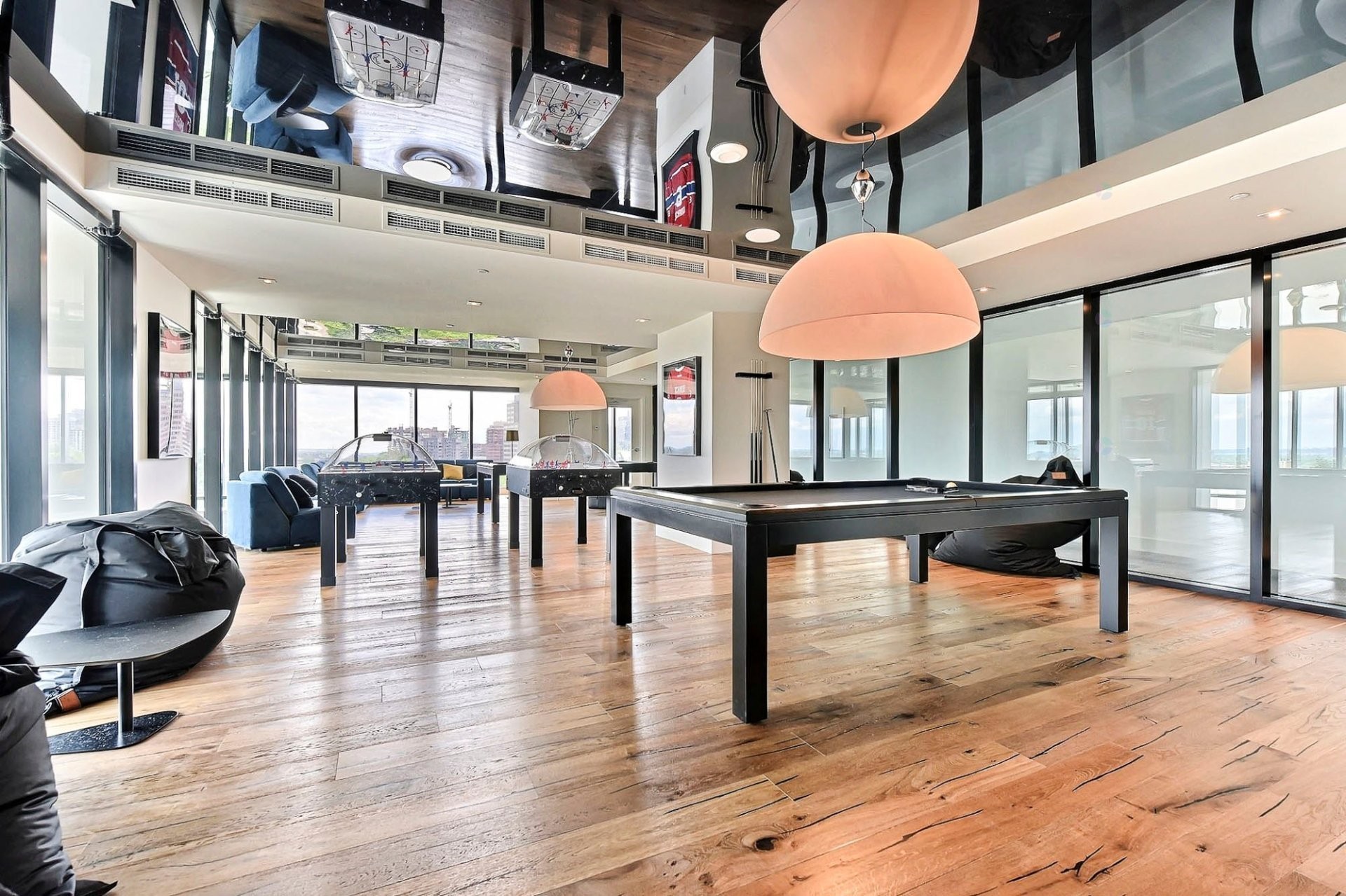 









1288


Av. des Canadiens-de-Montréal

, 3614,
Montréal (Ville-Marie),




QC
H3B3B3

