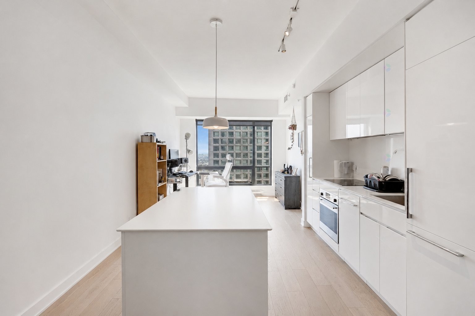 









1288


Av. des Canadiens-de-Montréal

, 3614,
Montréal (Ville-Marie),




QC
H3B3B3

