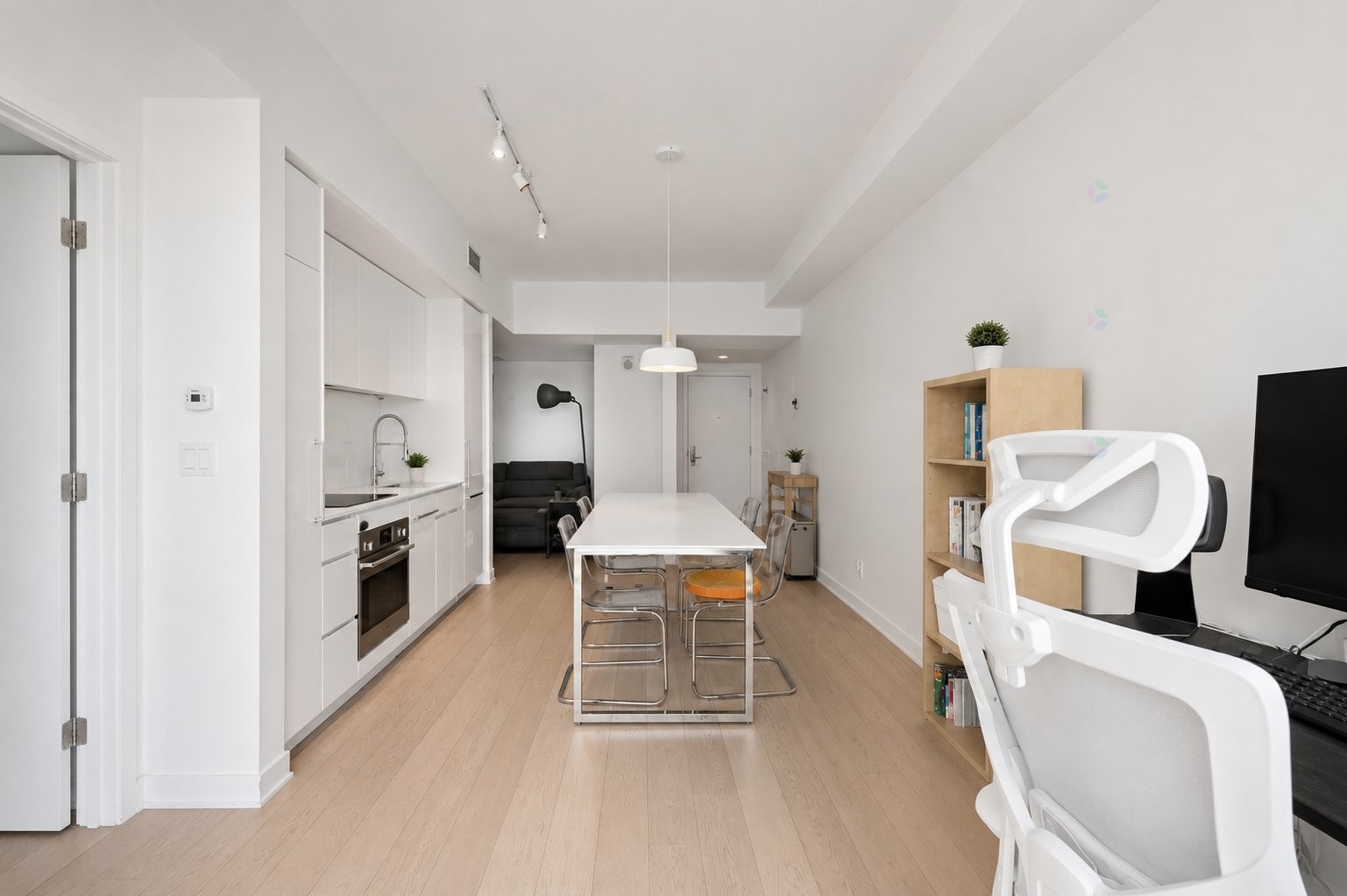 









1288


Av. des Canadiens-de-Montréal

, 3614,
Montréal (Ville-Marie),




QC
H3B3B3

