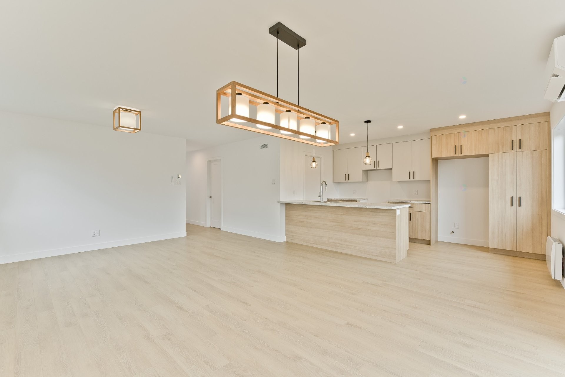 









3813


Rue Émile-Chartier

,
Sherbrooke (Les Nations),




QC
J1L0H7

