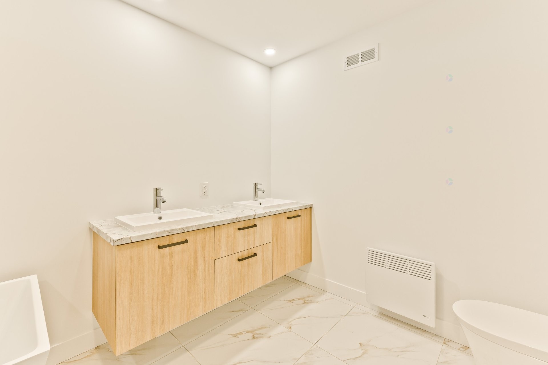 









3813


Rue Émile-Chartier

,
Sherbrooke (Les Nations),




QC
J1L0H7

