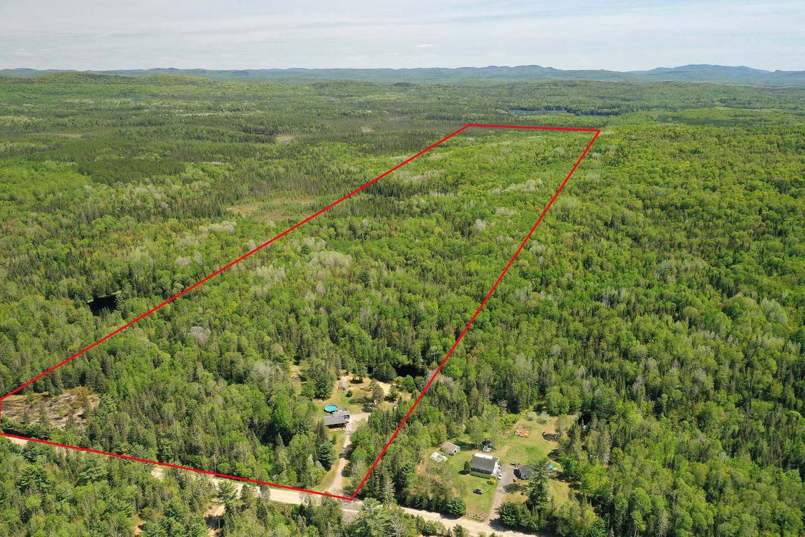 









10866Z


Ch. de la Rivière N.

,
Rivière-Rouge,







QC
J0T1T0

