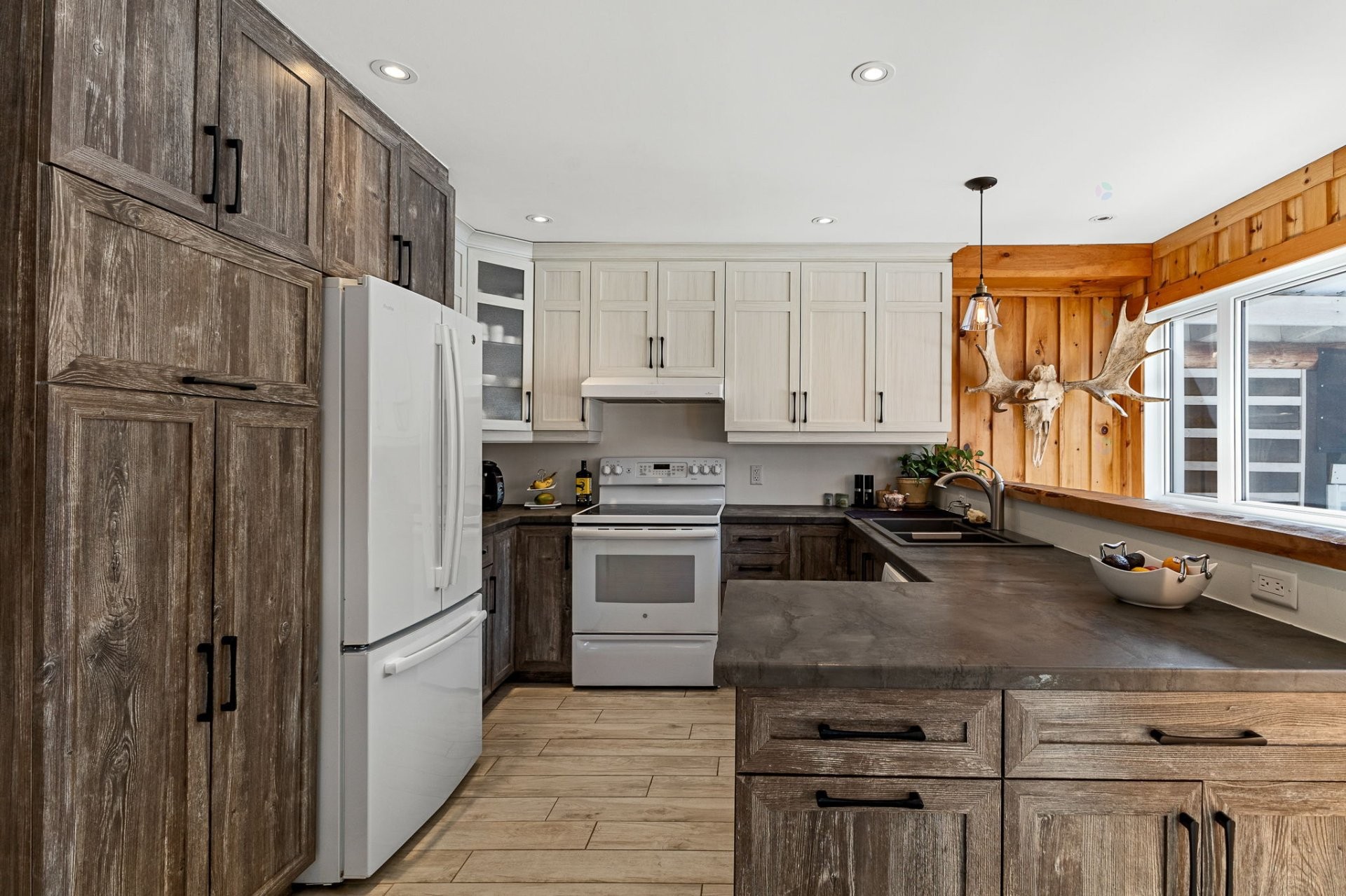









10866Z


Ch. de la Rivière N.

,
Rivière-Rouge,







QC
J0T1T0

