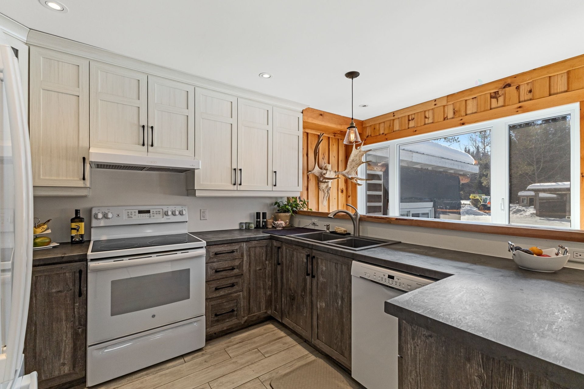 









10866Z


Ch. de la Rivière N.

,
Rivière-Rouge,







QC
J0T1T0

