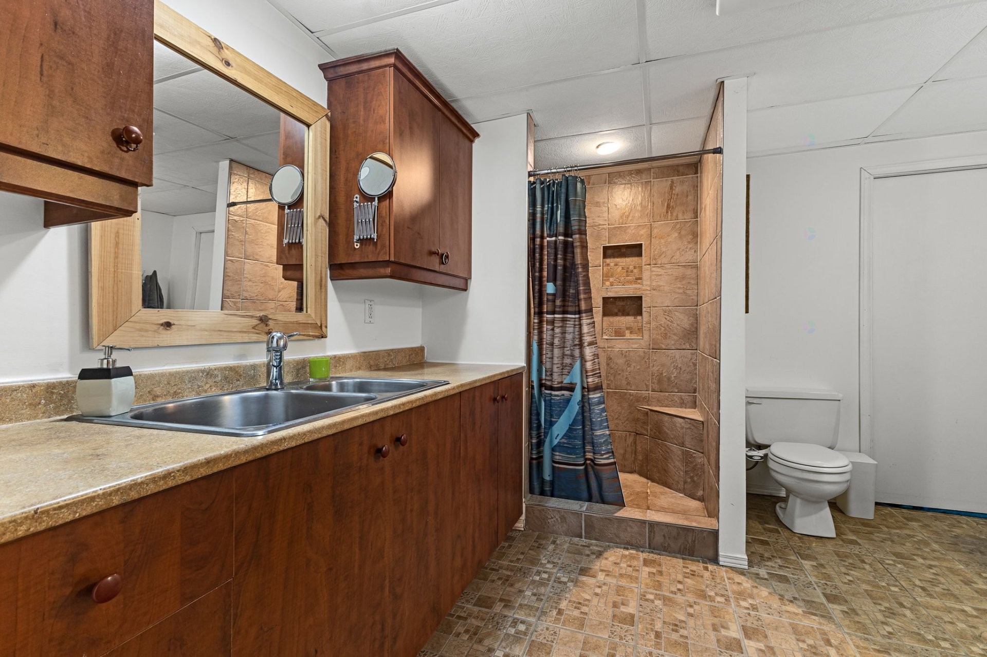 









10866Z


Ch. de la Rivière N.

,
Rivière-Rouge,







QC
J0T1T0

