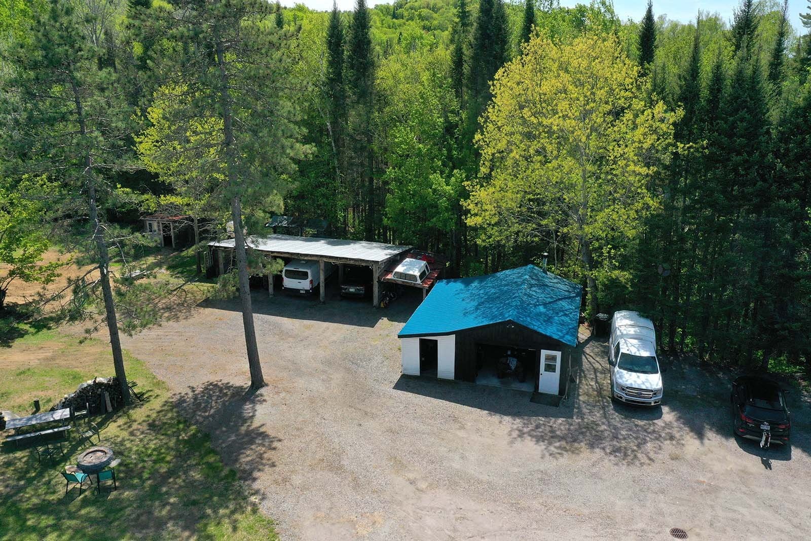









10866Z


Ch. de la Rivière N.

,
Rivière-Rouge,







QC
J0T1T0

