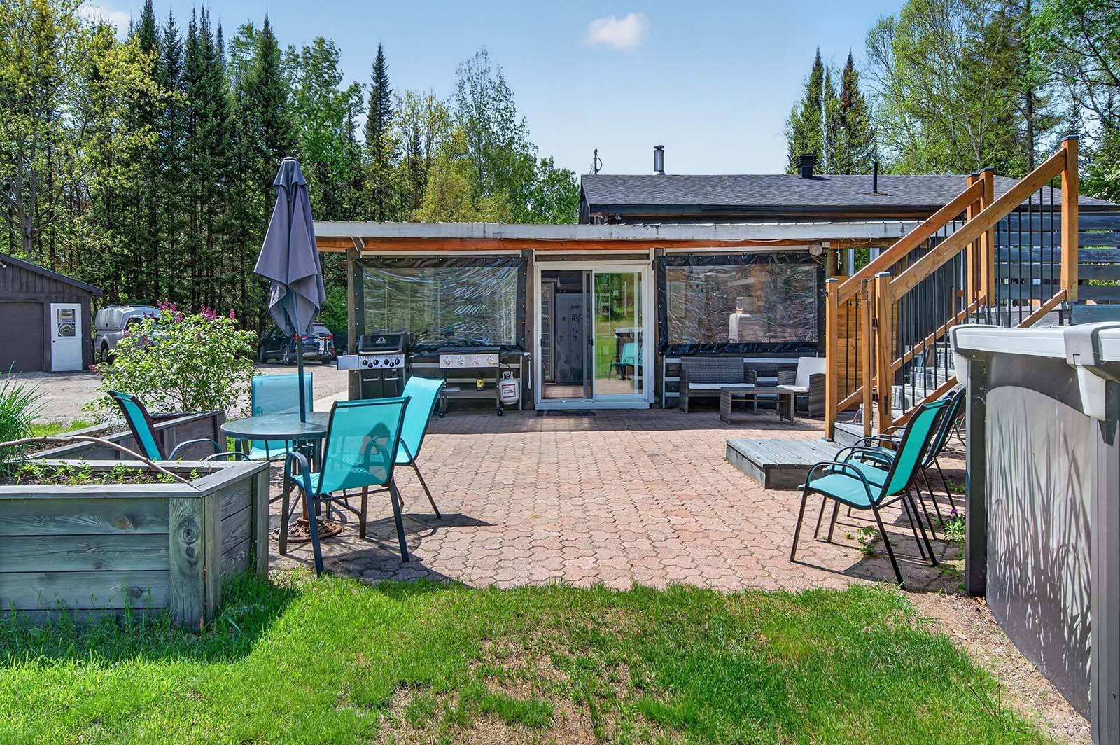 









10866Z


Ch. de la Rivière N.

,
Rivière-Rouge,







QC
J0T1T0

