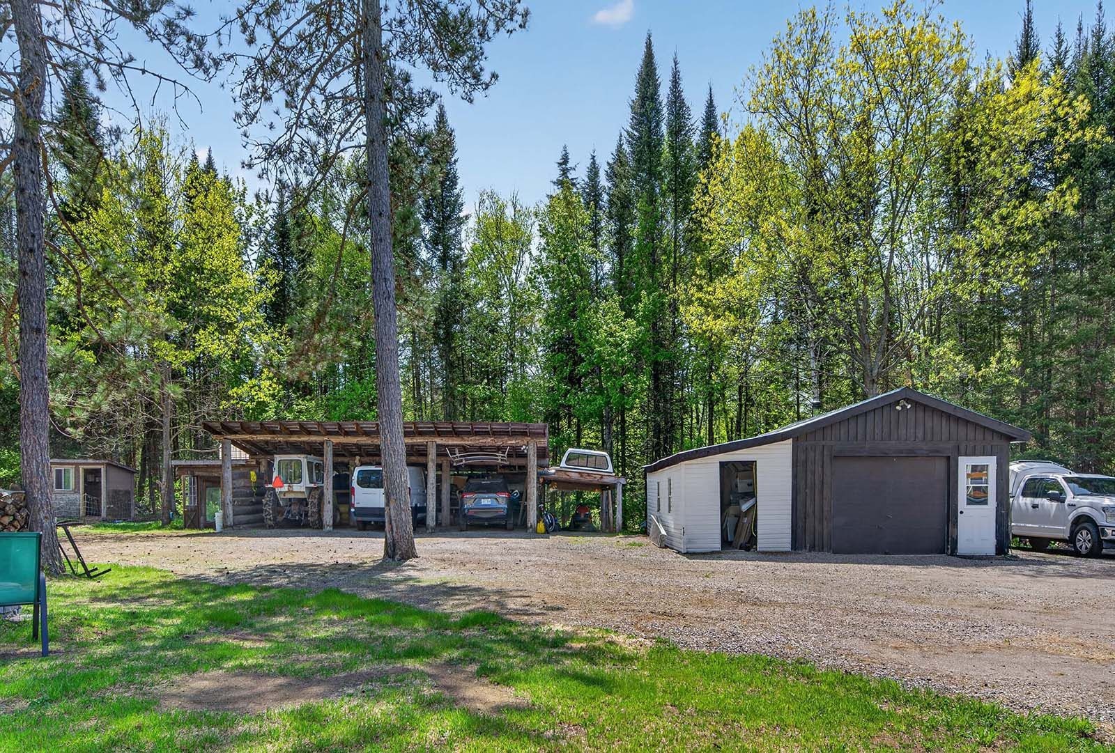 









10866Z


Ch. de la Rivière N.

,
Rivière-Rouge,







QC
J0T1T0

