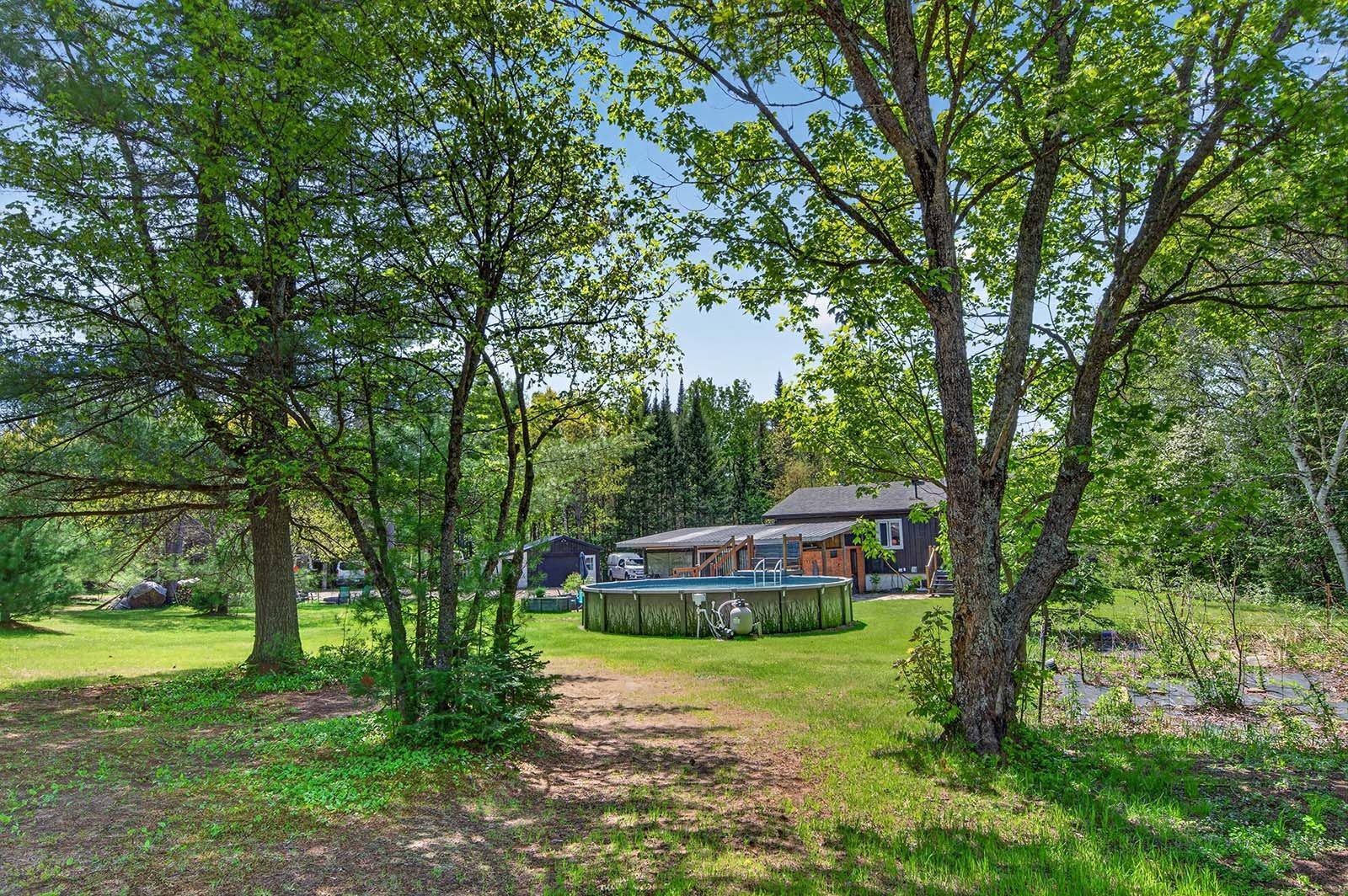









10866Z


Ch. de la Rivière N.

,
Rivière-Rouge,







QC
J0T1T0

