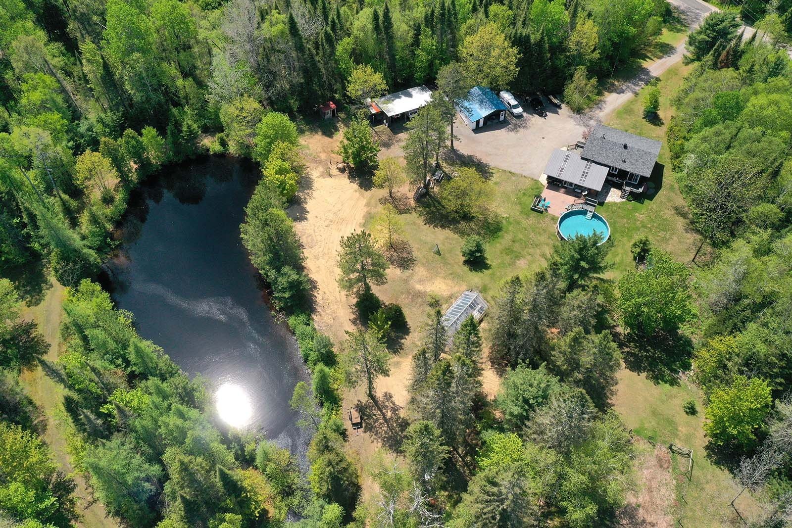 









10866Z


Ch. de la Rivière N.

,
Rivière-Rouge,







QC
J0T1T0

