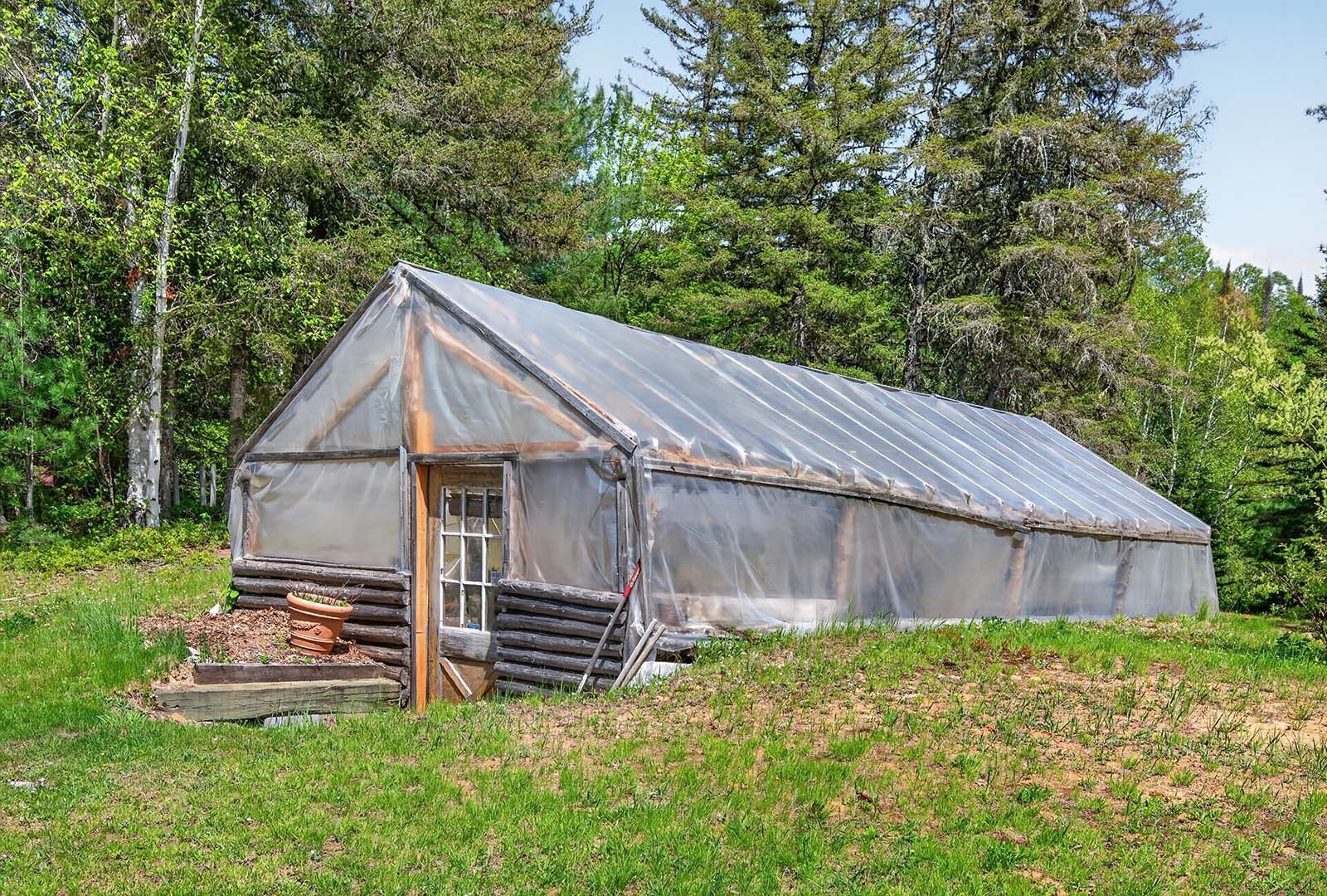 









10866Z


Ch. de la Rivière N.

,
Rivière-Rouge,







QC
J0T1T0

