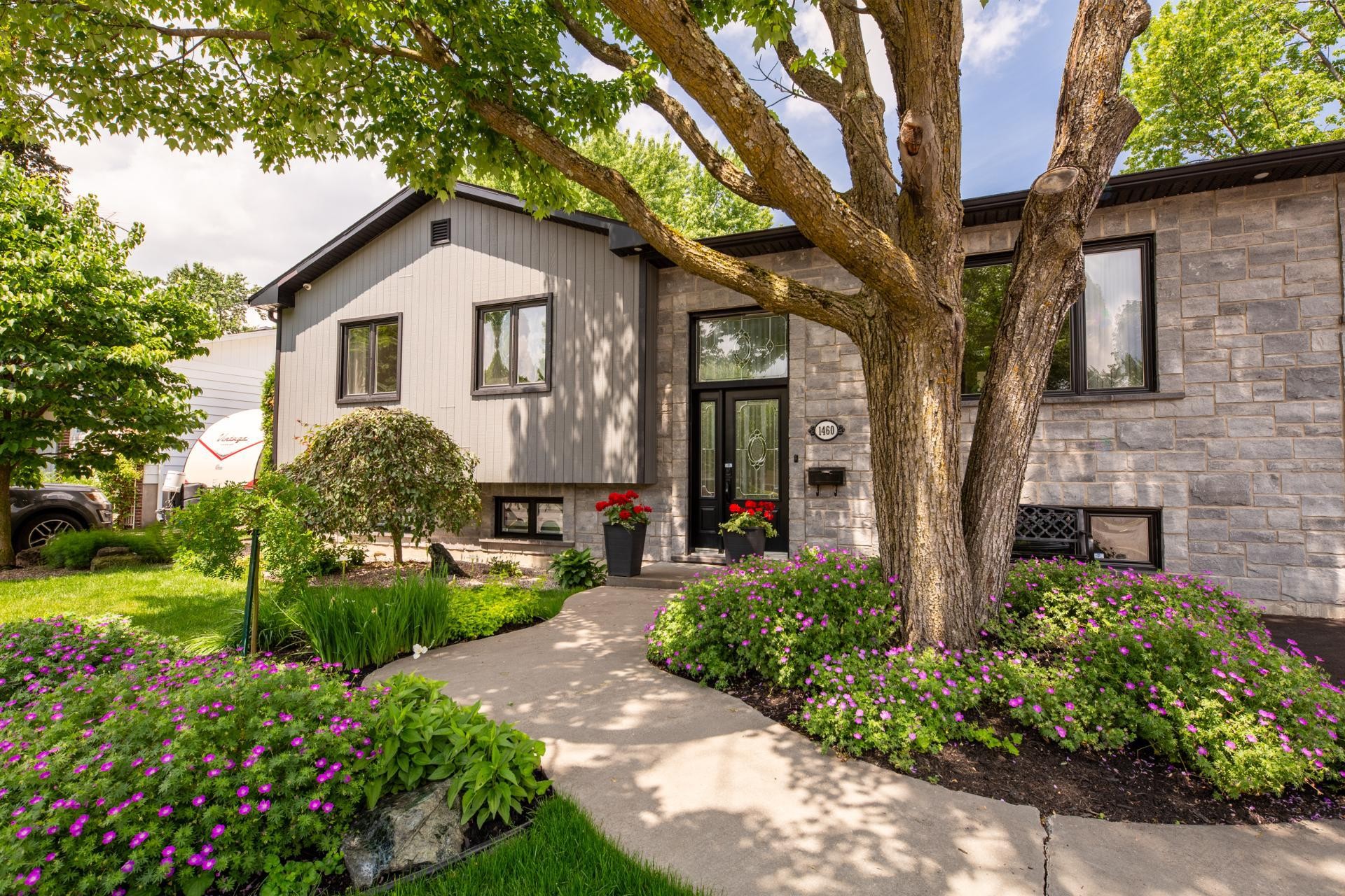 









1460


Rue Daly

,
Chambly,




QC
J3L2S3


