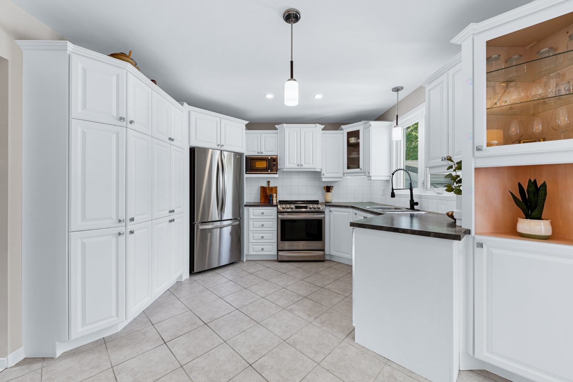 









1460


Rue Daly

,
Chambly,




QC
J3L2S3

