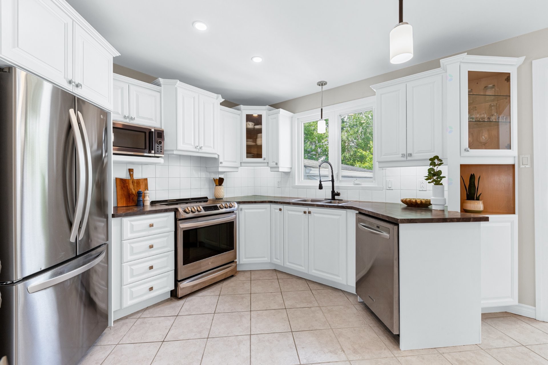 









1460


Rue Daly

,
Chambly,




QC
J3L2S3

