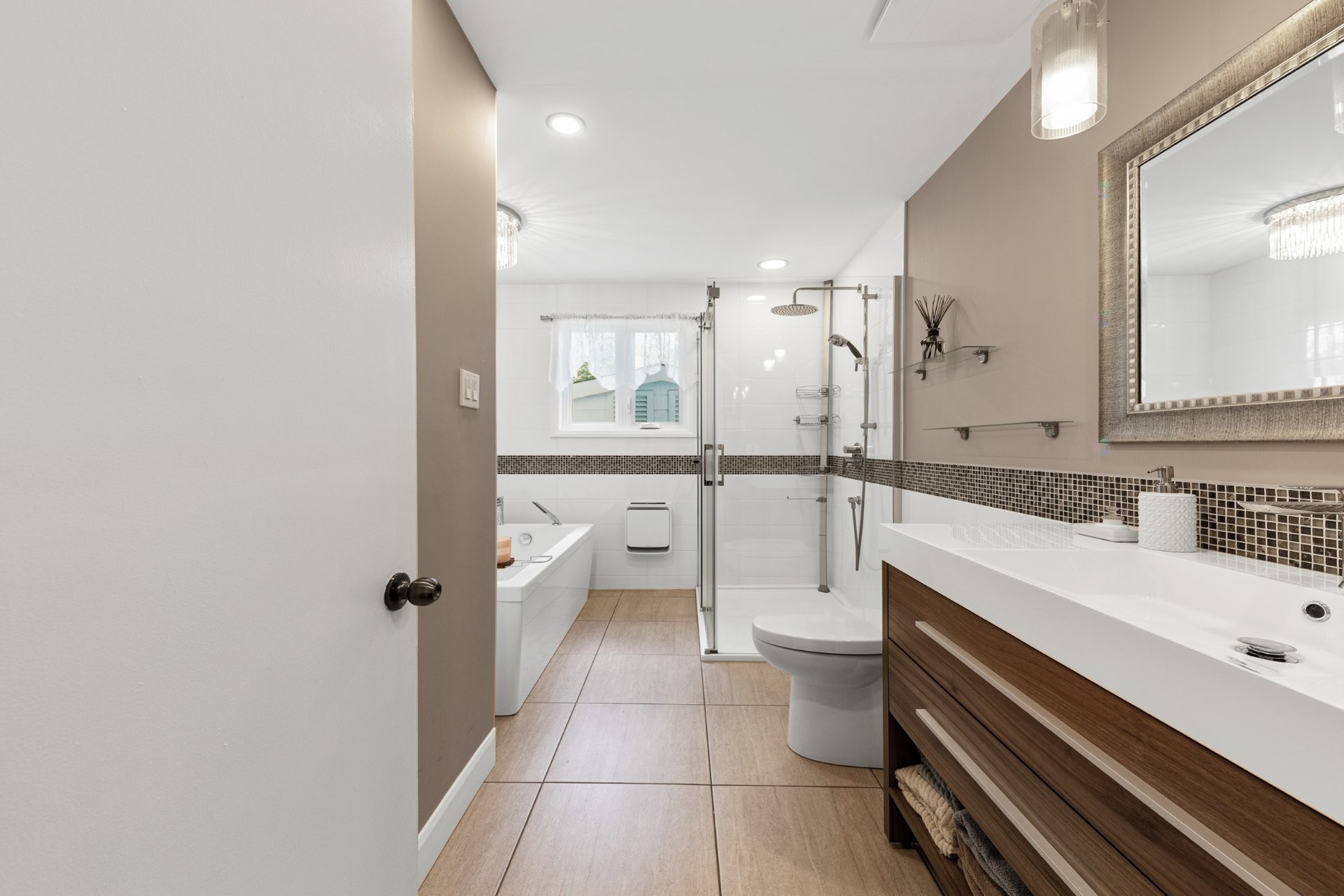 









1460


Rue Daly

,
Chambly,




QC
J3L2S3

