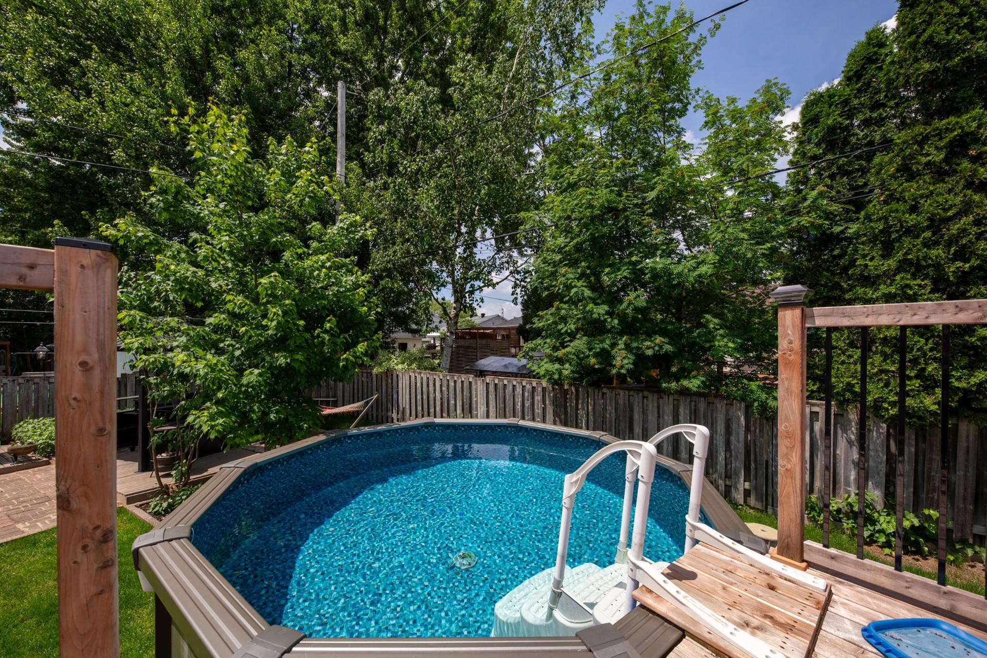









1460


Rue Daly

,
Chambly,




QC
J3L2S3

