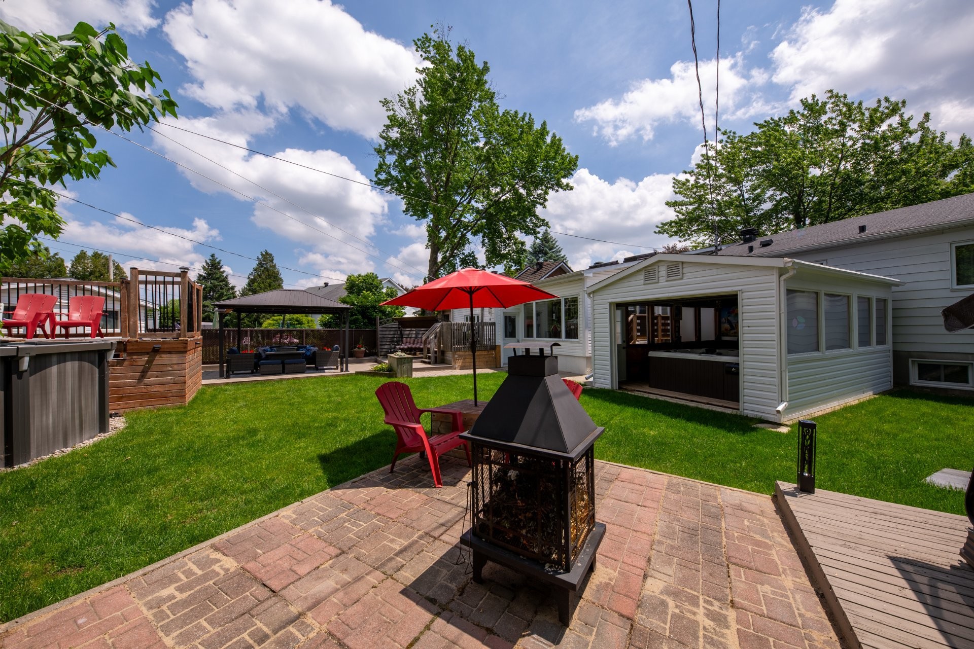 









1460


Rue Daly

,
Chambly,




QC
J3L2S3

