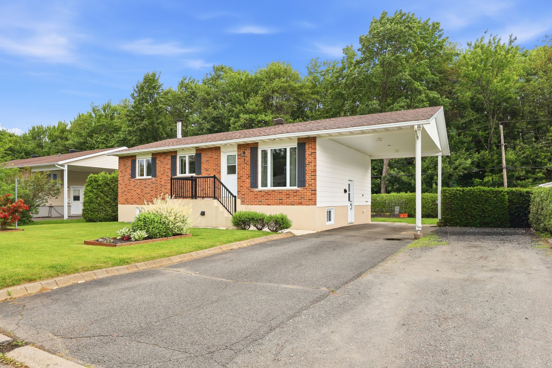 









9


Rue Caisse

,
Sorel-Tracy,




QC
J3P3W2

