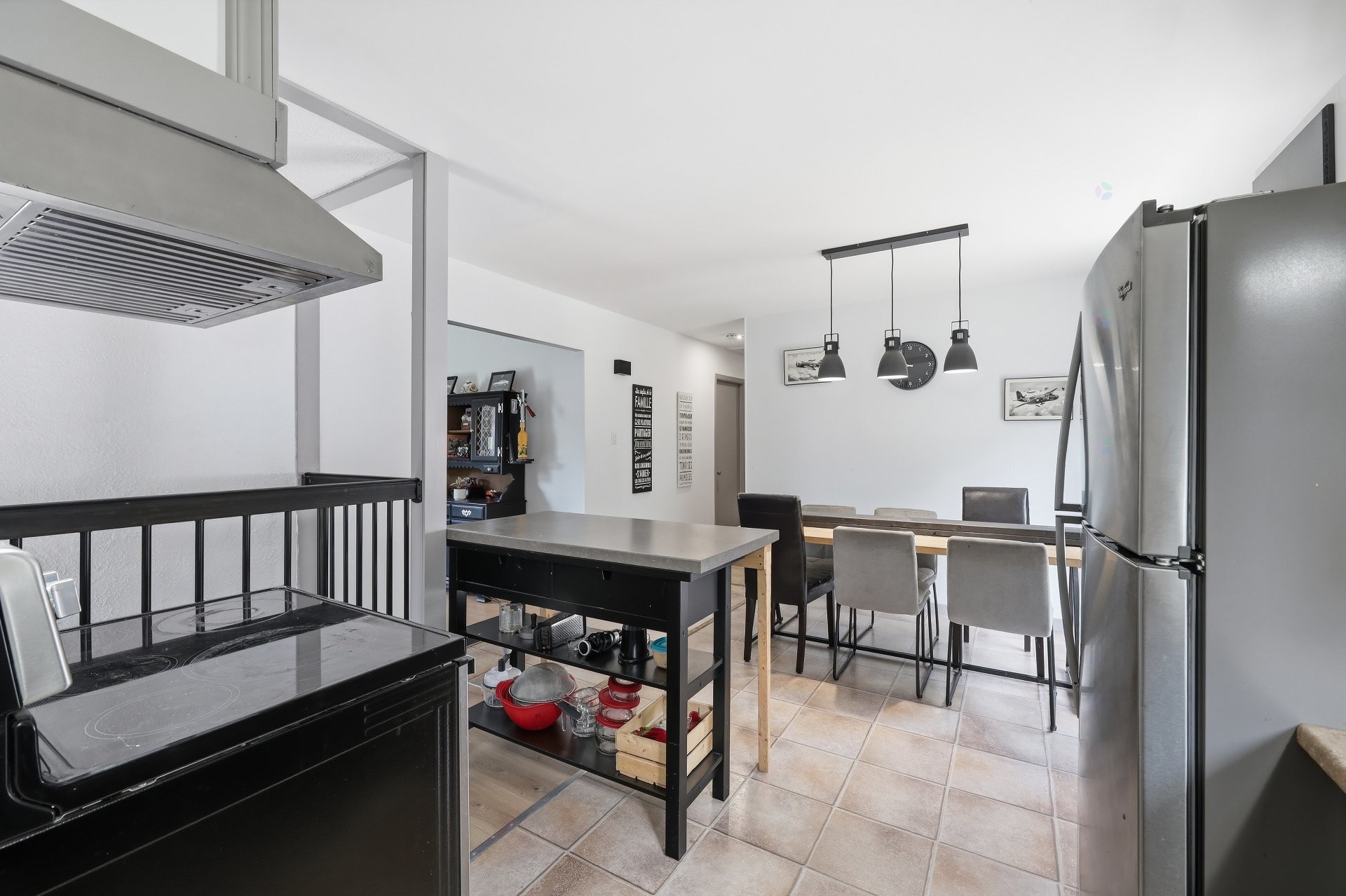 









9


Rue Caisse

,
Sorel-Tracy,




QC
J3P3W2

