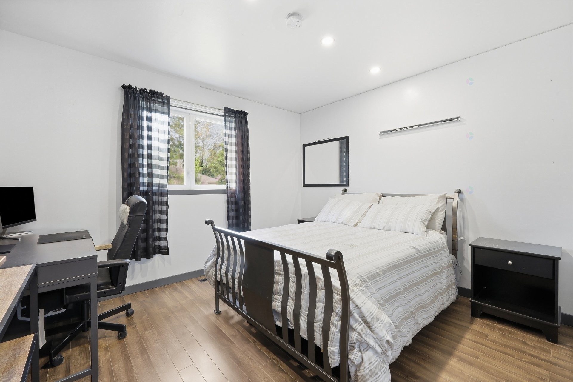 









9


Rue Caisse

,
Sorel-Tracy,




QC
J3P3W2

