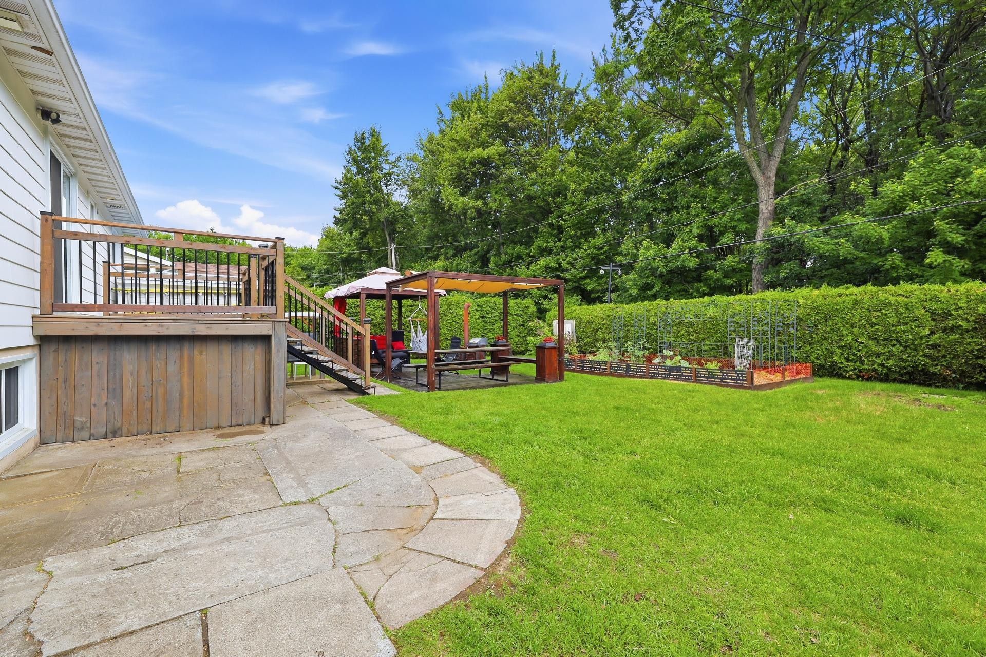 









9


Rue Caisse

,
Sorel-Tracy,




QC
J3P3W2

