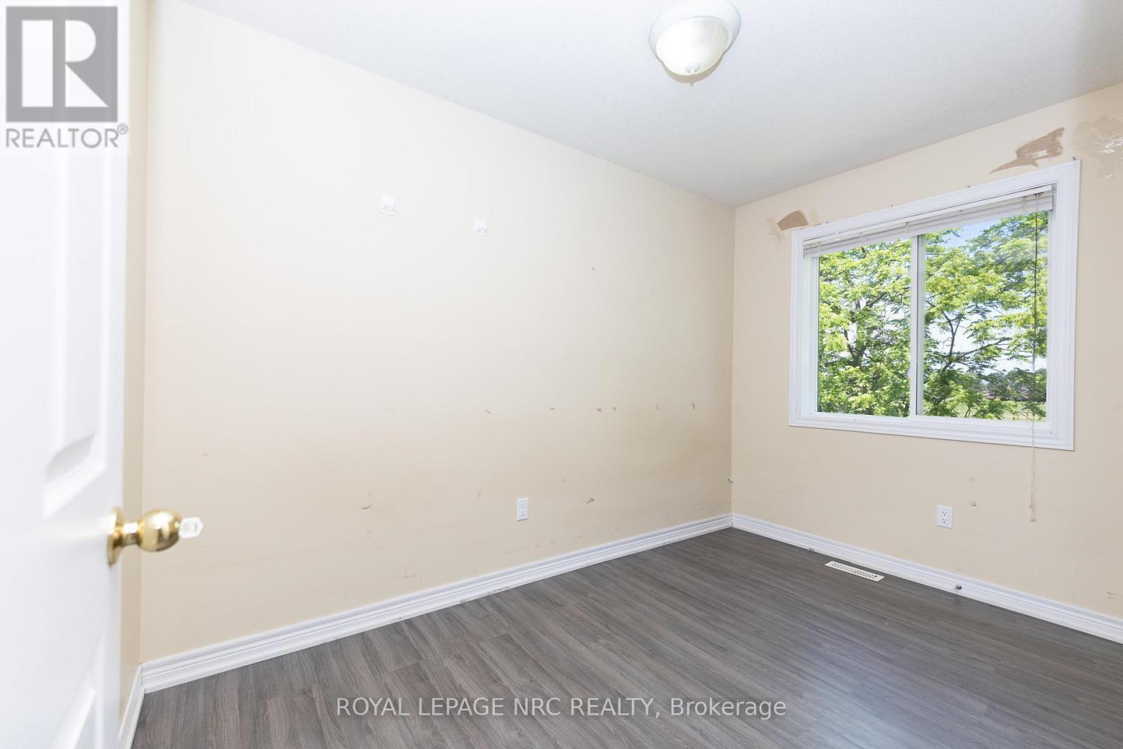 












34 CHLOE STREET

,
St. Catharines (E. Chester),




Ontario
L2P0A5

