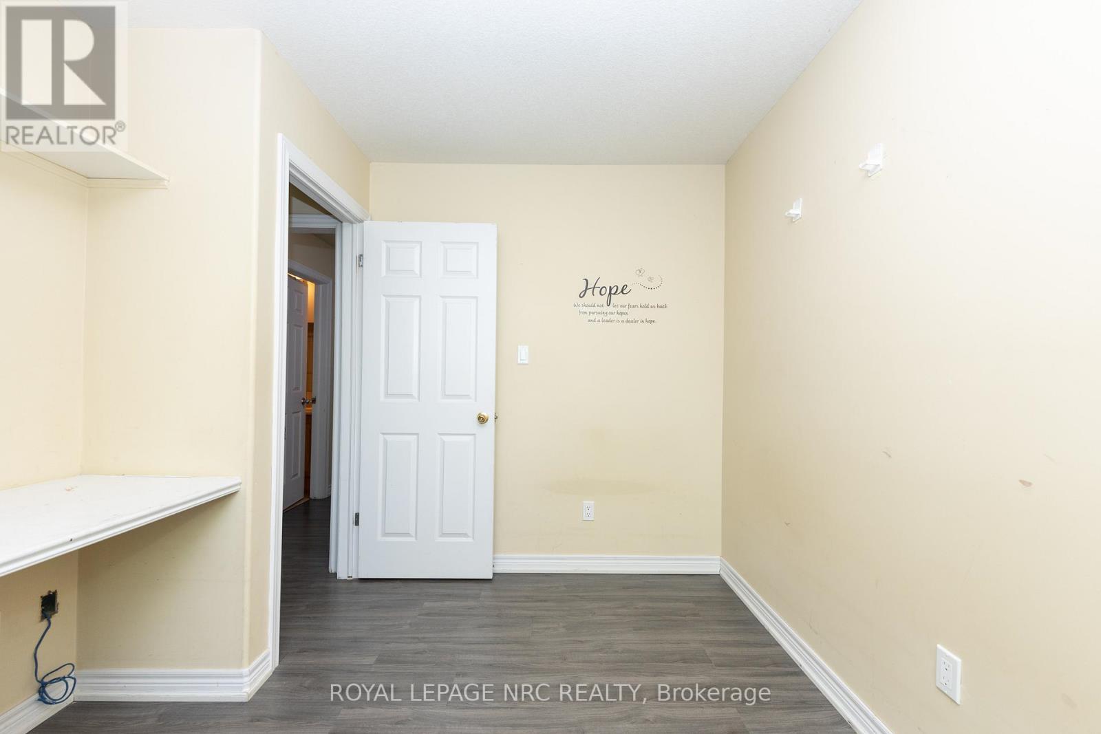 












34 CHLOE STREET

,
St. Catharines (E. Chester),




Ontario
L2P0A5


