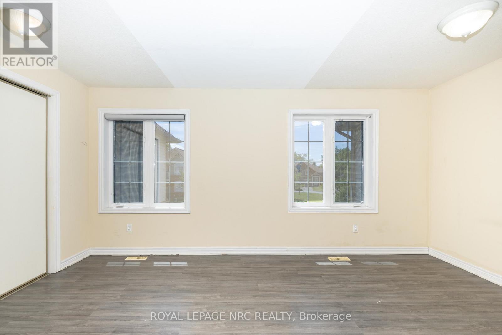 












34 CHLOE STREET

,
St. Catharines (E. Chester),




Ontario
L2P0A5


