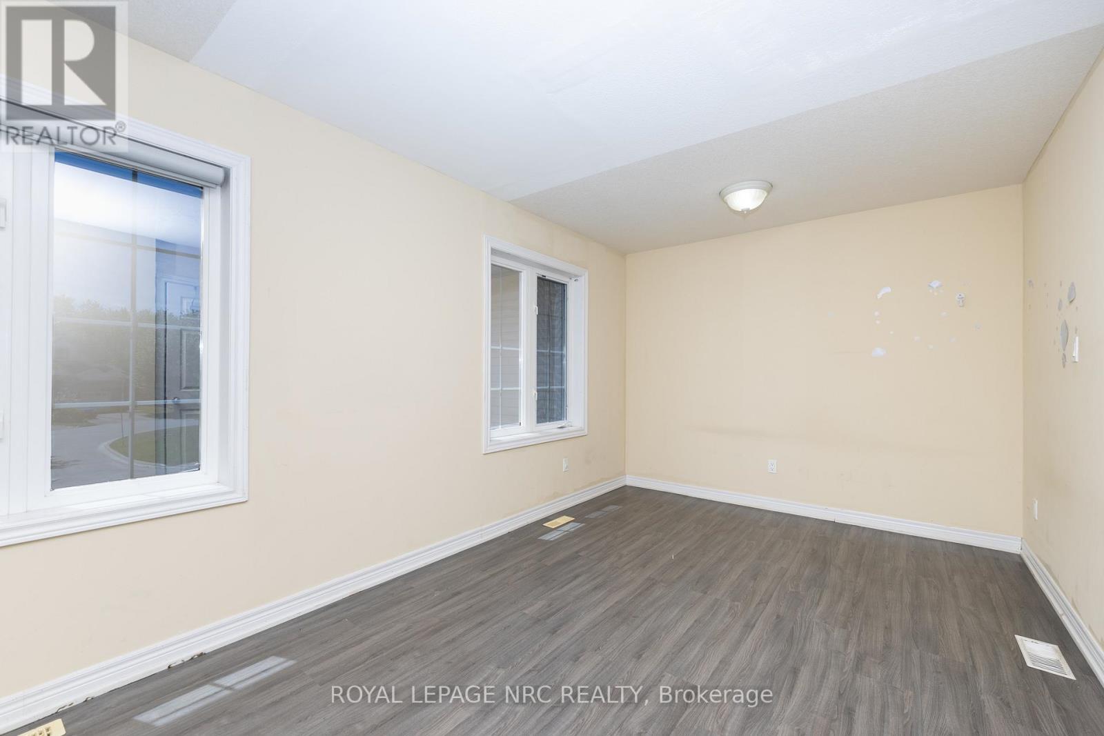 












34 CHLOE STREET

,
St. Catharines (E. Chester),




Ontario
L2P0A5

