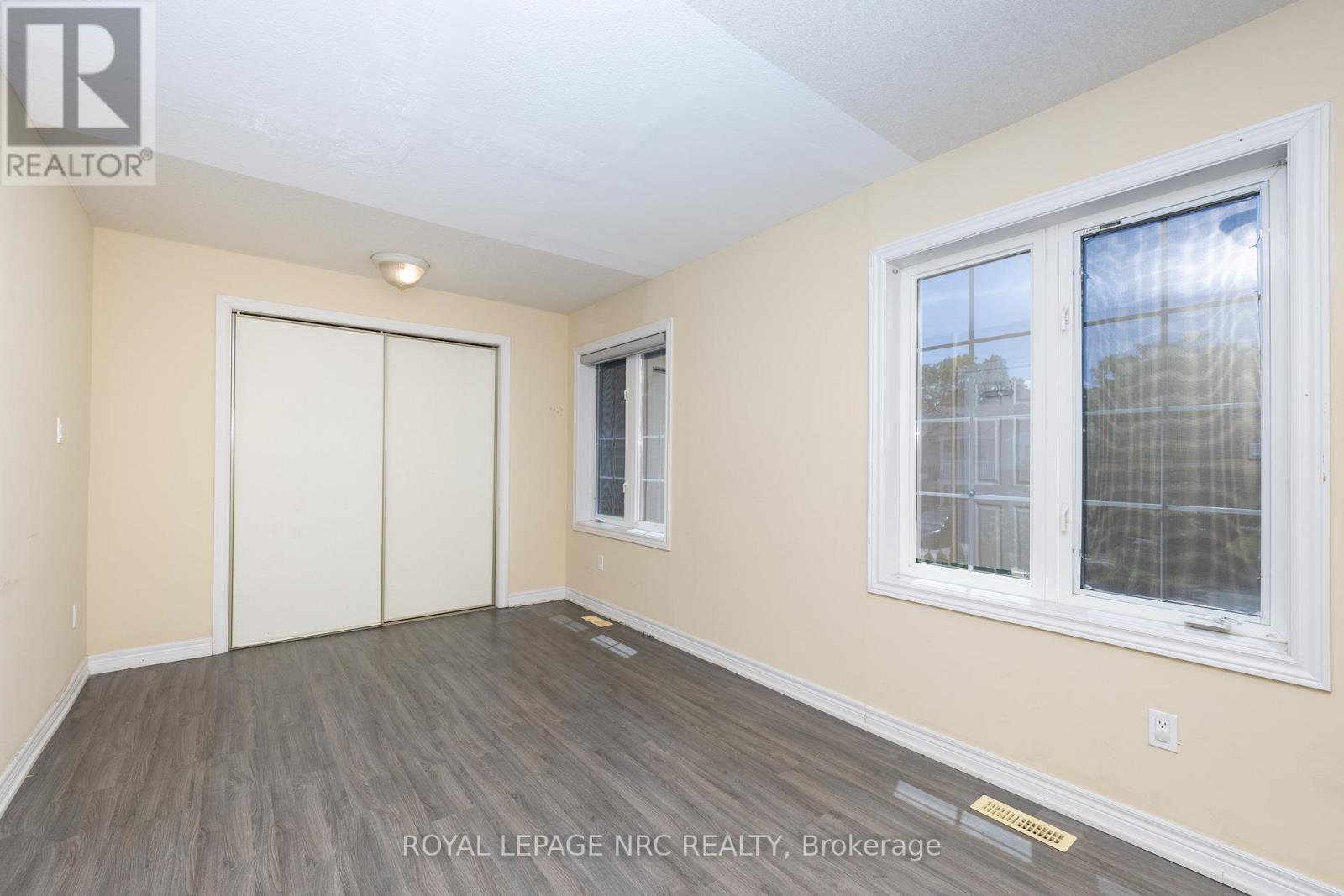 












34 CHLOE STREET

,
St. Catharines (E. Chester),




Ontario
L2P0A5

