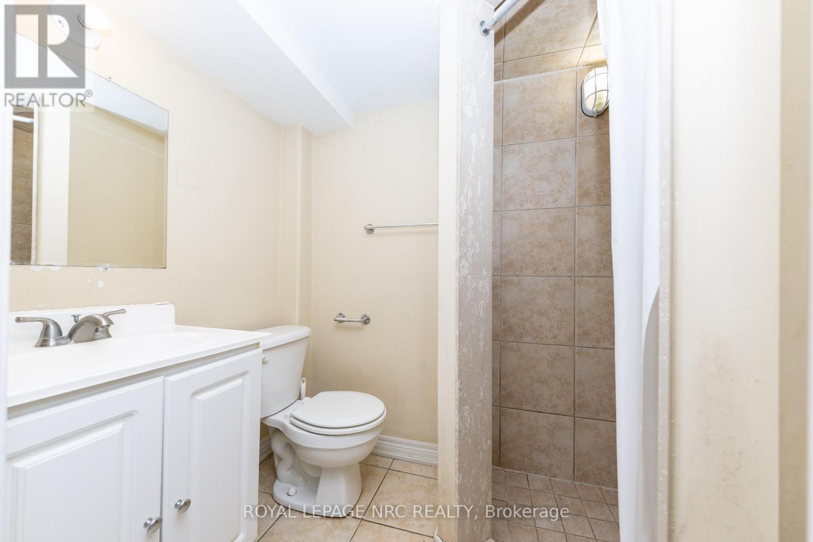 












34 CHLOE STREET

,
St. Catharines (E. Chester),




Ontario
L2P0A5


