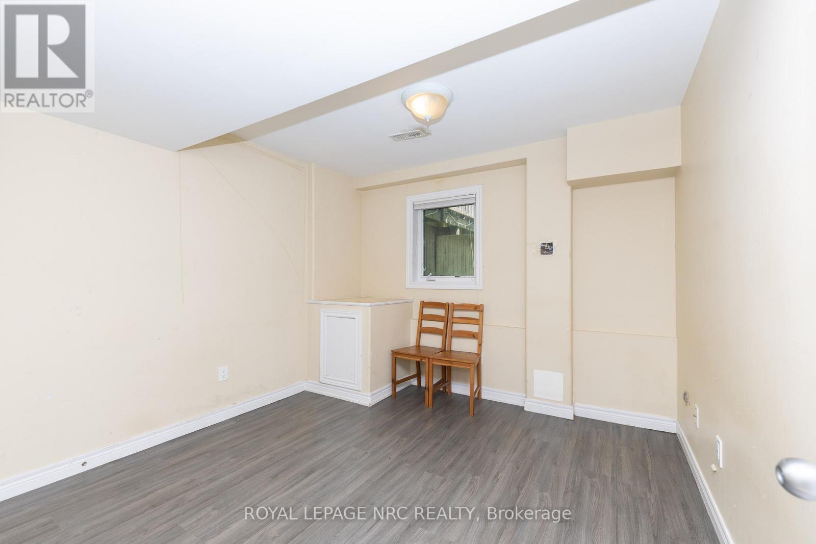 












34 CHLOE STREET

,
St. Catharines (E. Chester),




Ontario
L2P0A5

