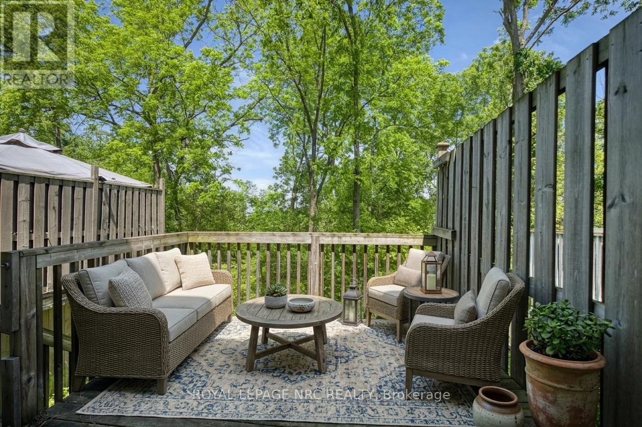 












34 CHLOE STREET

,
St. Catharines (E. Chester),




Ontario
L2P0A5

