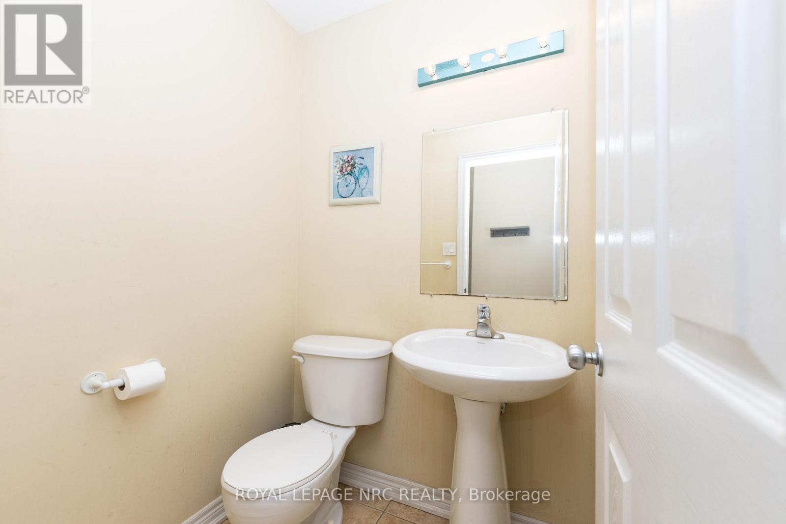 












34 CHLOE STREET

,
St. Catharines (E. Chester),




Ontario
L2P0A5

