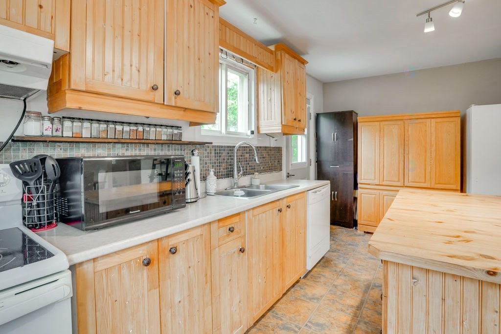 









11


Rue des Servantes

,
Gatineau (Masson-Angers),




QC
J8M1B4

