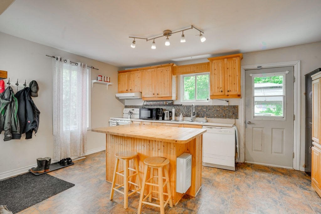 









11


Rue des Servantes

,
Gatineau (Masson-Angers),




QC
J8M1B4

