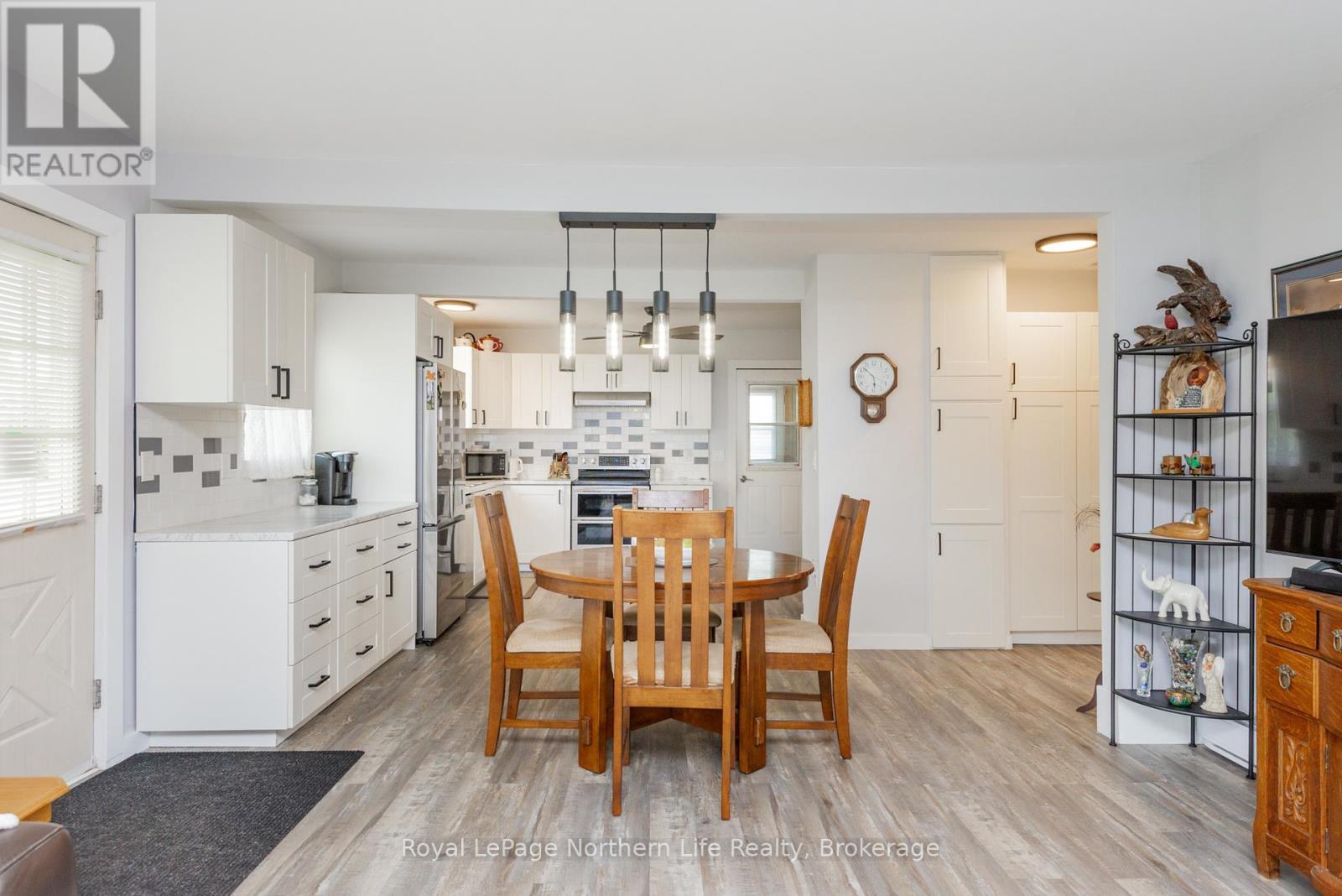












309 MARK STREET

,
Bonfield,




Ontario
P0H1E0

