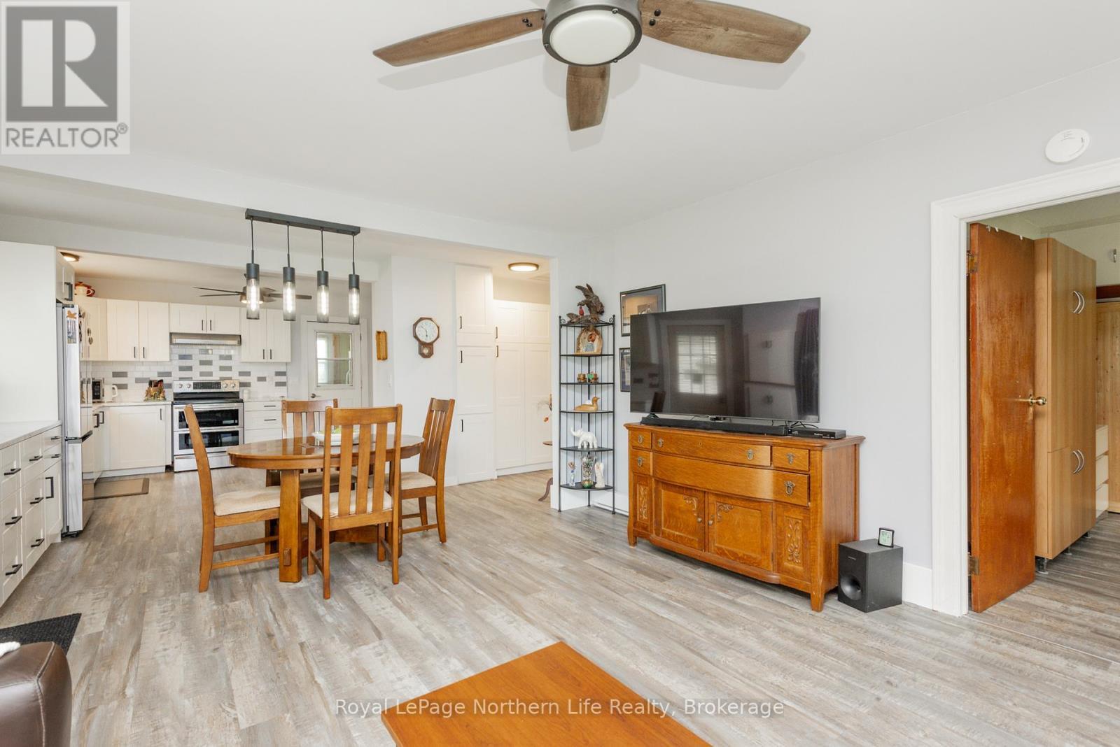 












309 MARK STREET

,
Bonfield,




Ontario
P0H1E0


