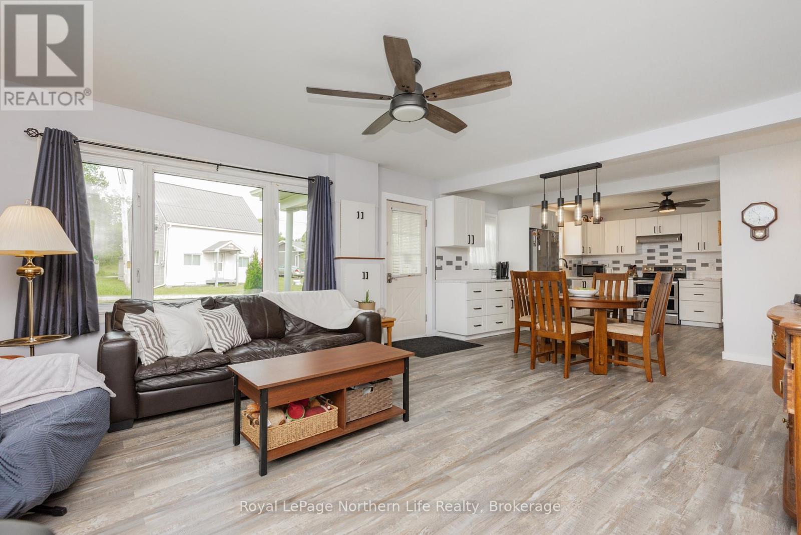 












309 MARK STREET

,
Bonfield,




Ontario
P0H1E0

