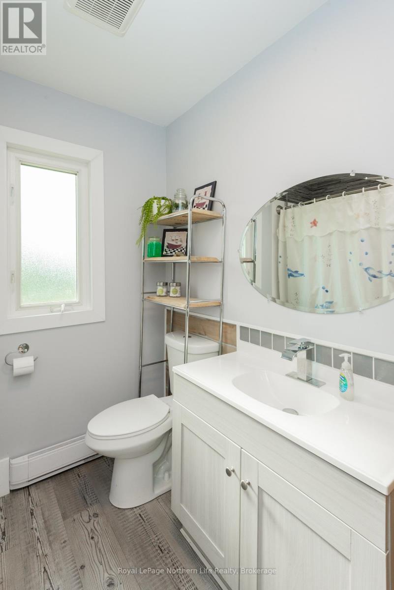 












309 MARK STREET

,
Bonfield,




Ontario
P0H1E0

