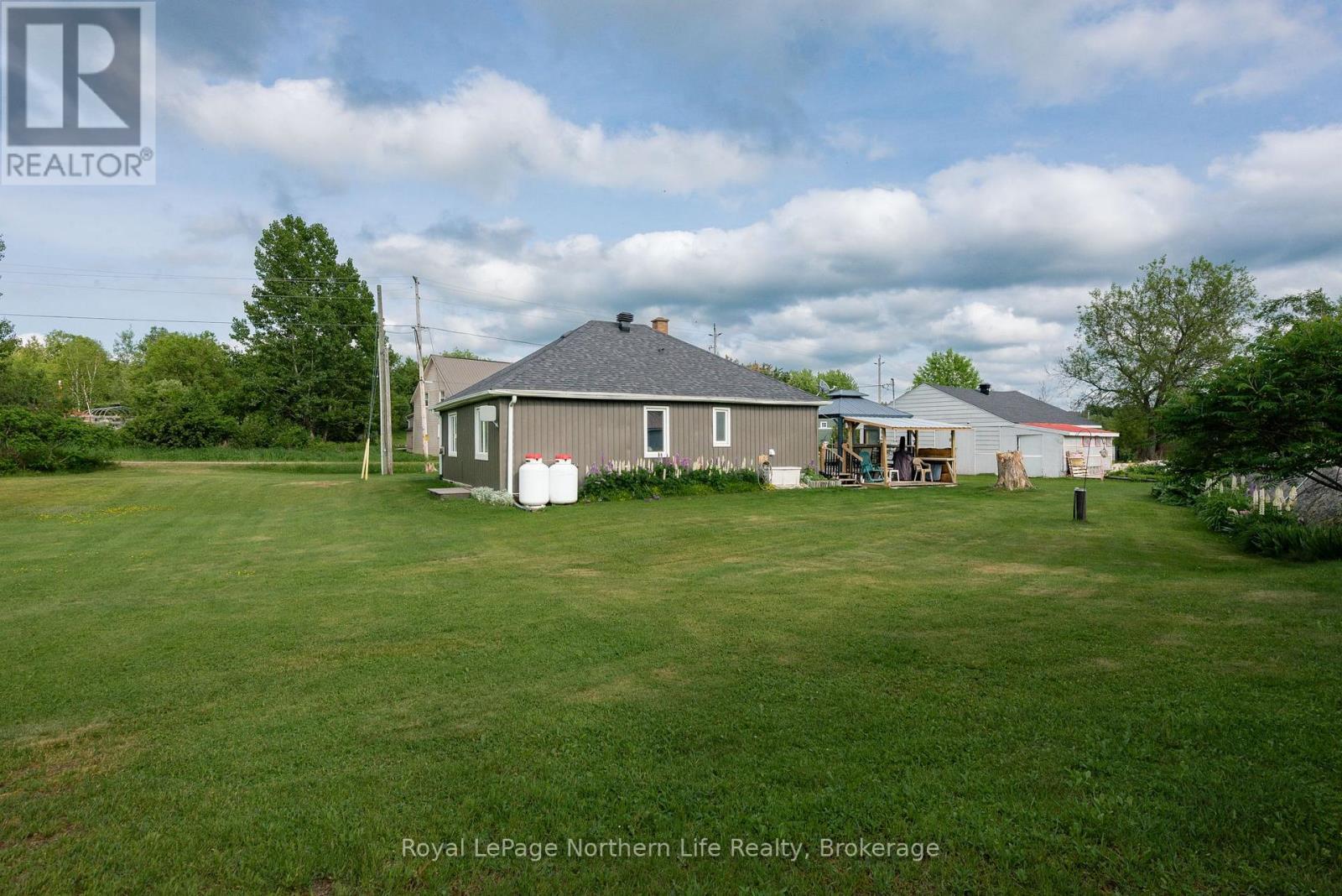 












309 MARK STREET

,
Bonfield,




Ontario
P0H1E0

