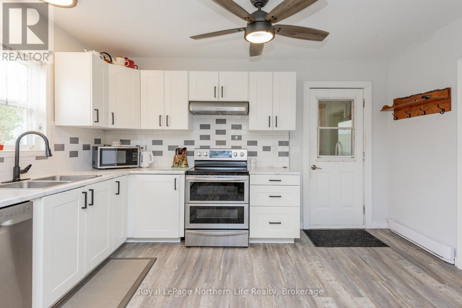 












309 MARK STREET

,
Bonfield,




Ontario
P0H1E0

