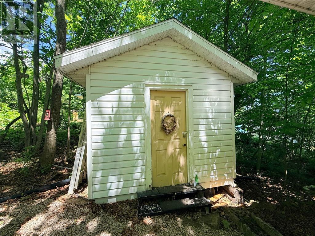 












136A Zullich Drive

,
Kagawong, Manitoulin Island,




Ontario
P0P1J0

