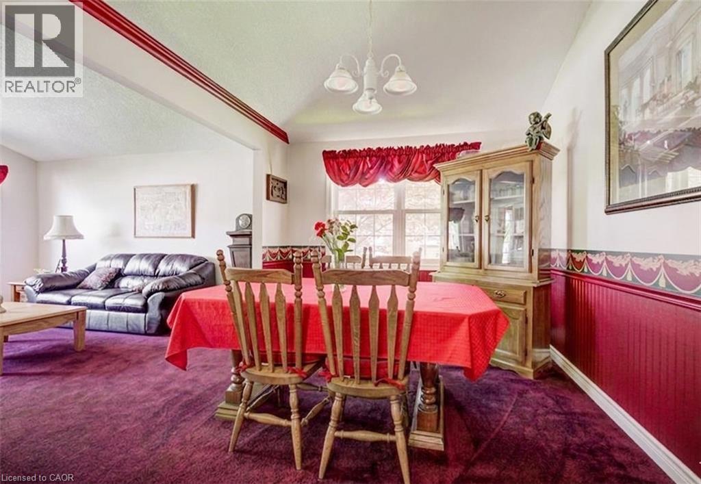












599 COLDSTREAM Drive

,
Waterloo,




Ontario
N2V2H3

