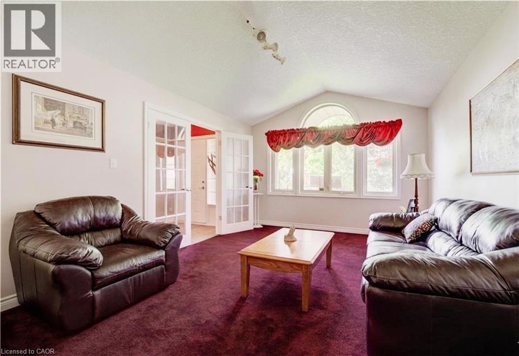 












599 COLDSTREAM Drive

,
Waterloo,




Ontario
N2V2H3

