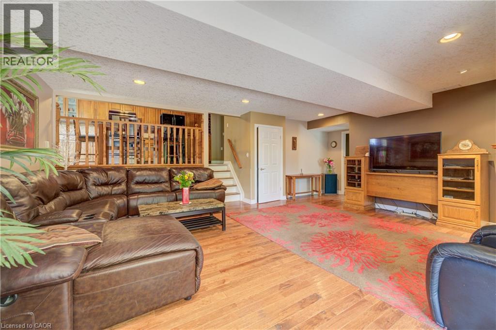 












599 COLDSTREAM Drive

,
Waterloo,




Ontario
N2V2H3

