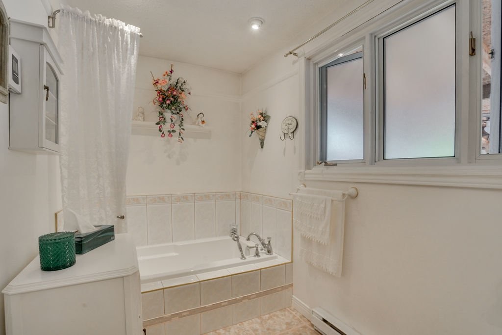 









166


Rue Archambault

,
Gatineau (Hull),




QC
J8Y5C9

