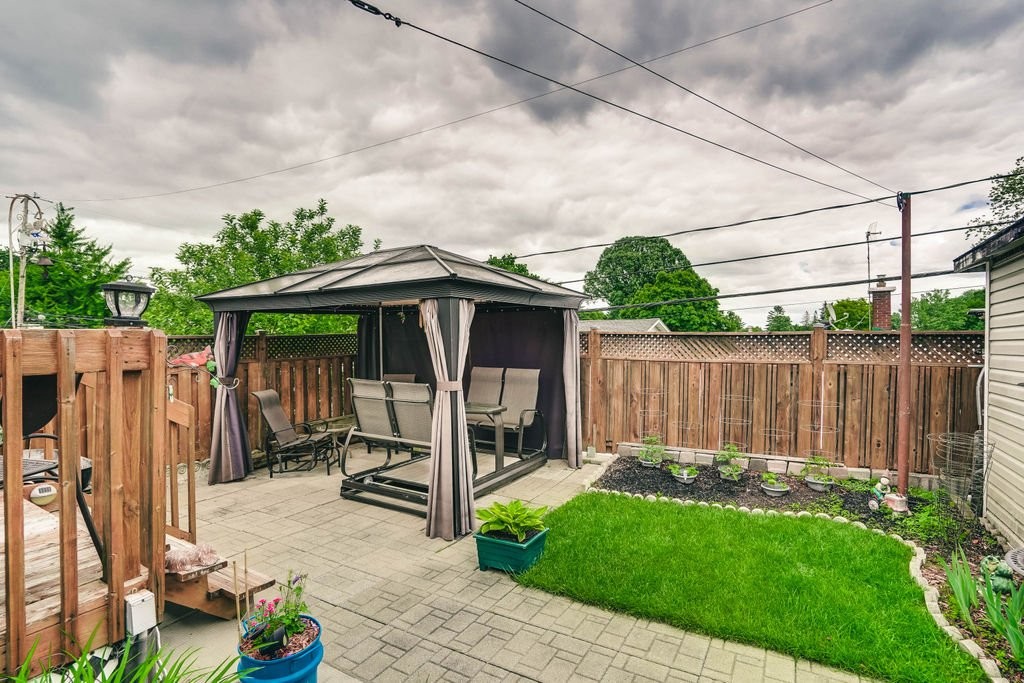 









166


Rue Archambault

,
Gatineau (Hull),




QC
J8Y5C9

